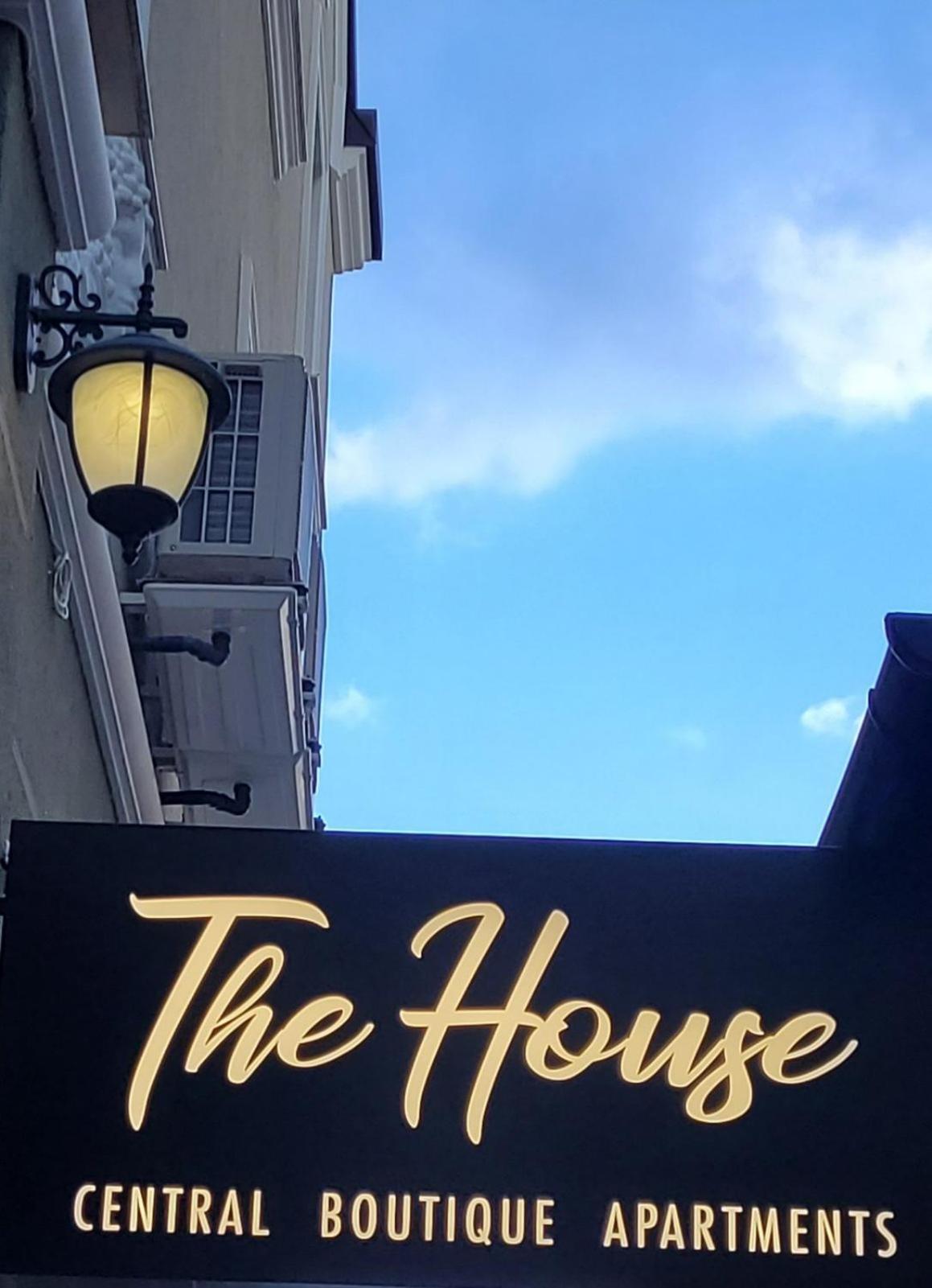 The House - Central Boutique Apartments Kjustendil Eksteriør billede